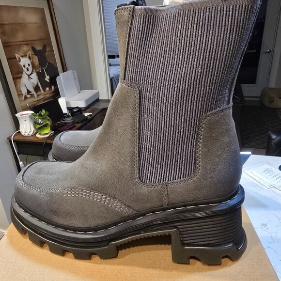 Dr. Martens Corran Chelsea Waxy Suede Heeled Boots Mens Size 10 Womens 11 NEW - Picture 2 of 11